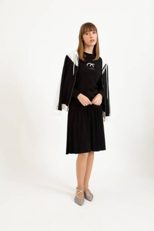 חצאית לייקרה קצרה מתרחבת