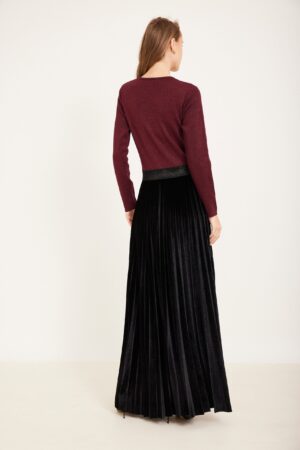 שמלת פליסה ארוכה בשחור עם עליונה למעלה, אופנה לנשים, נוח ללבוש ואלגנטי.