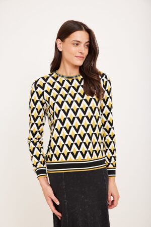 מובייל ג'רזי עם עיצוב גיאומטרי בצבעים שחור, לבן וצהוב.