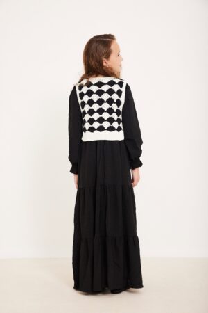 שמלת מעצבים שחורה ארוכה עם חגורה עדינה לנשים לתלבושת נוח ללבוש באופנה מודרנית.