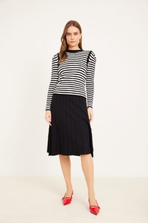 סריג אפודה שחור לבן