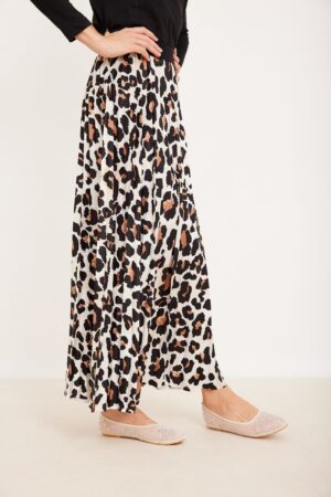 שמלחה פרחונית באורך מלא לנוחות וסטייל אופנתי.