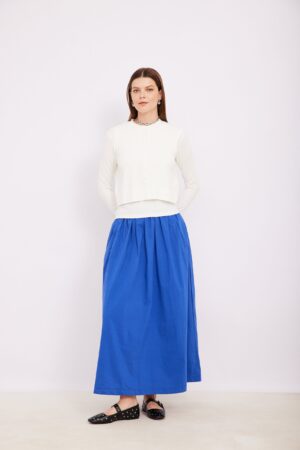 בגדי אופנה נוחים ללבוש, חצאית כחולה ושורטס של אורדמן, אופנה נוחה וקלאסית בישראל.