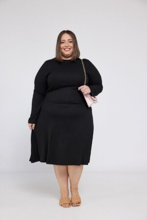 שמלת מקסי שחורה לנשים אופנה נוחה ללבוש עם אפליקציות אופנתיות, נוחות ואיכותית מחברת אורדמן.