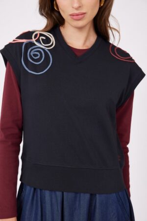 אפודה רקמת פרחים