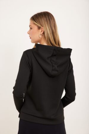 חולצת הנקה קלאסית שחור