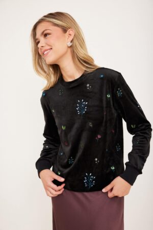 חולצת קטיפה ריקמת פרחים