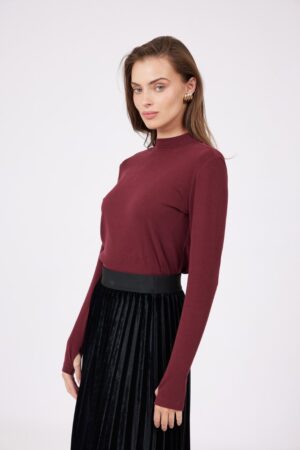 חצאית פליסה קטיפה שחורה