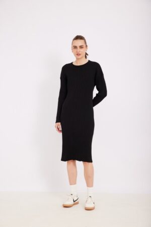 שמלת סריג שחורה