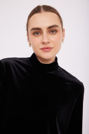 חולצת קטיפה גולף שחורה